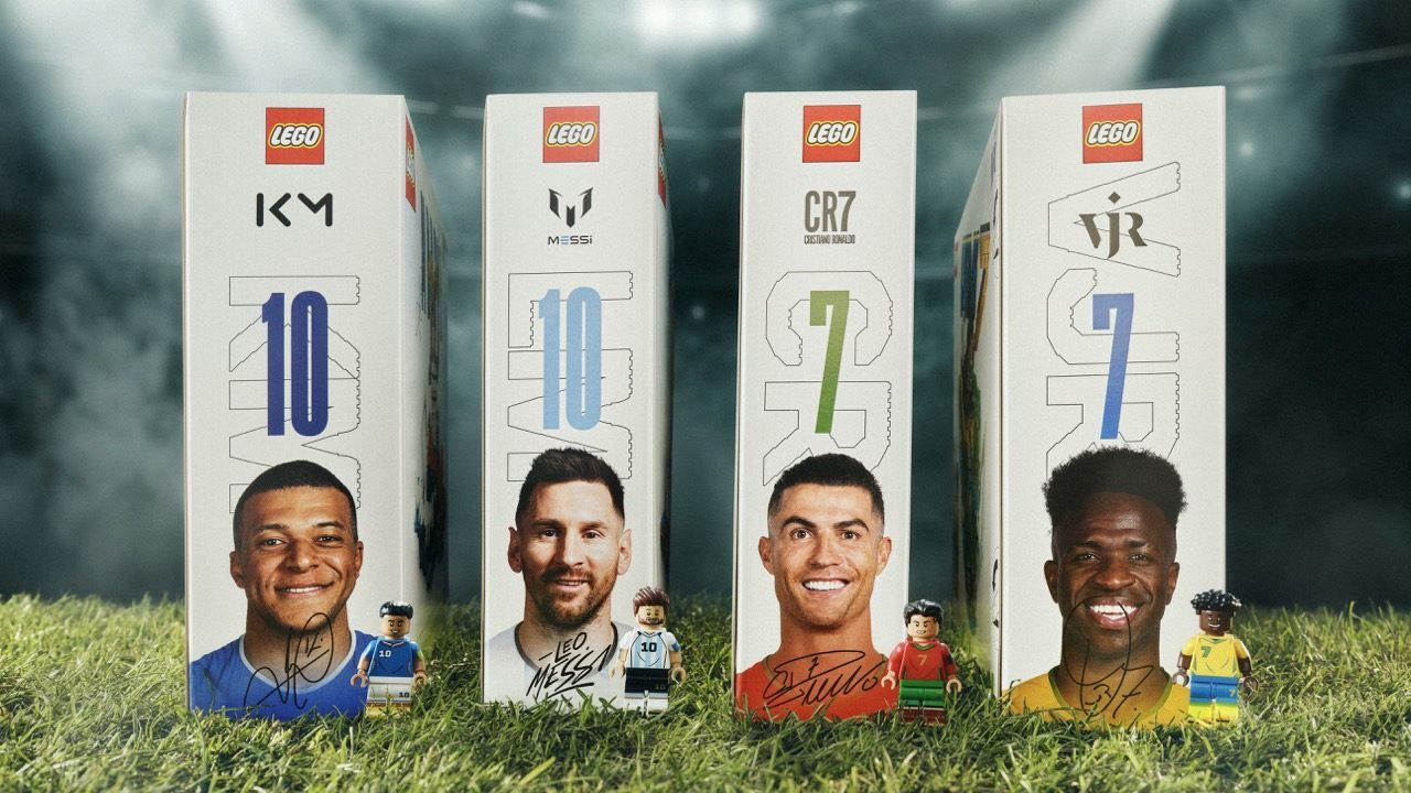 Four LEGO minifigure boxes featuring football players KM, Messi, CR7, and VJR with their jersey numbers and signed portraits.