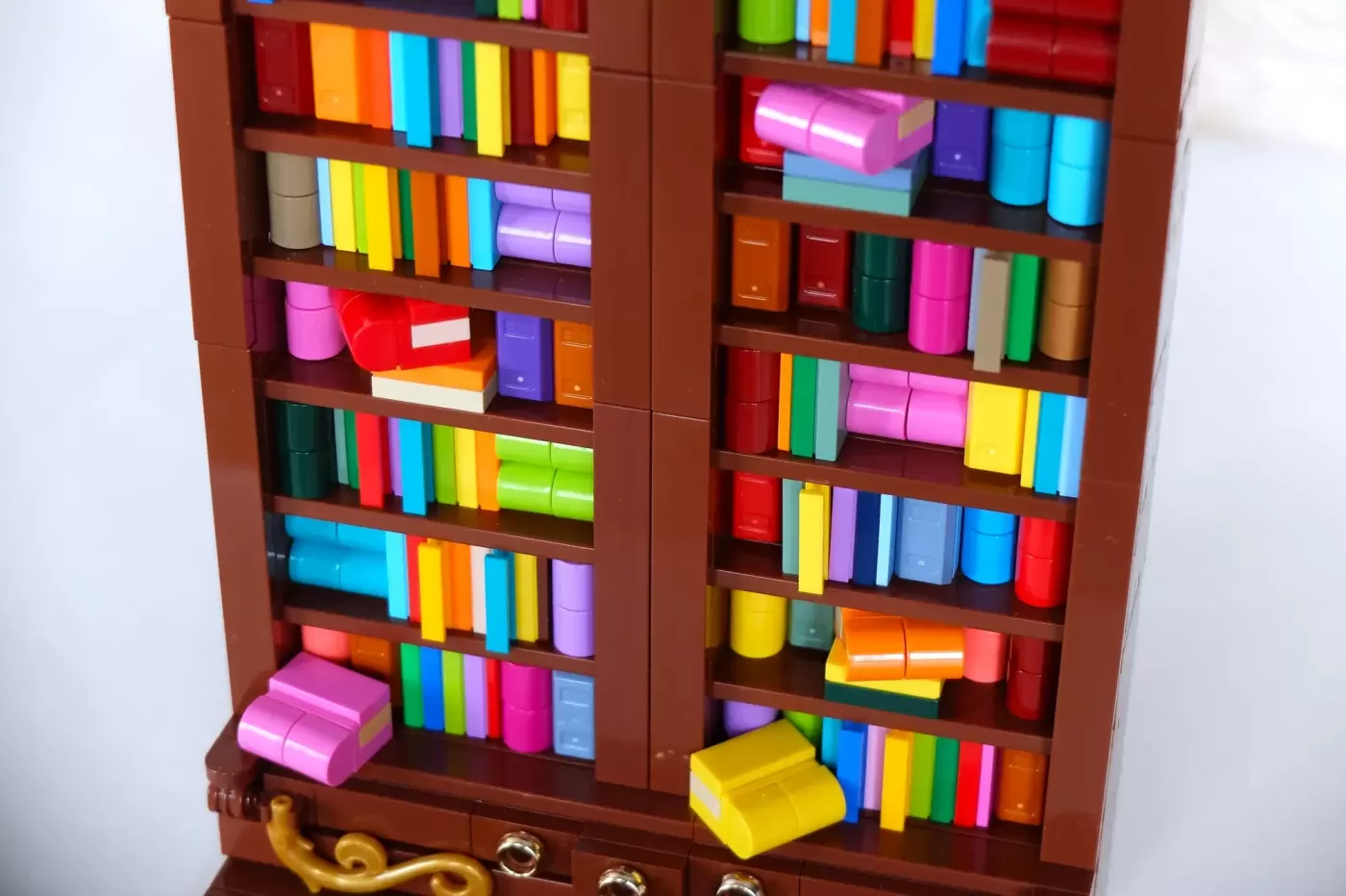 Cozy LEGO® Ideas Lighted Little Library Hits 10,000 Supporters (10000) ,  cozy lego ideas lighted little library hits suppo…