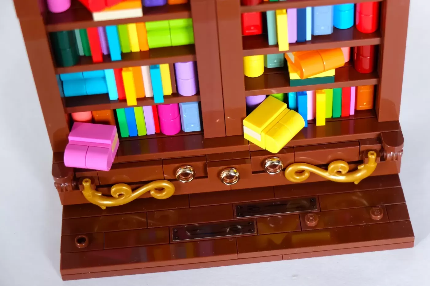 Cozy LEGO® Ideas Lighted Little Library Hits 10,000 Supporters (10000) ,  cozy lego ideas lighted little library hits suppo…
