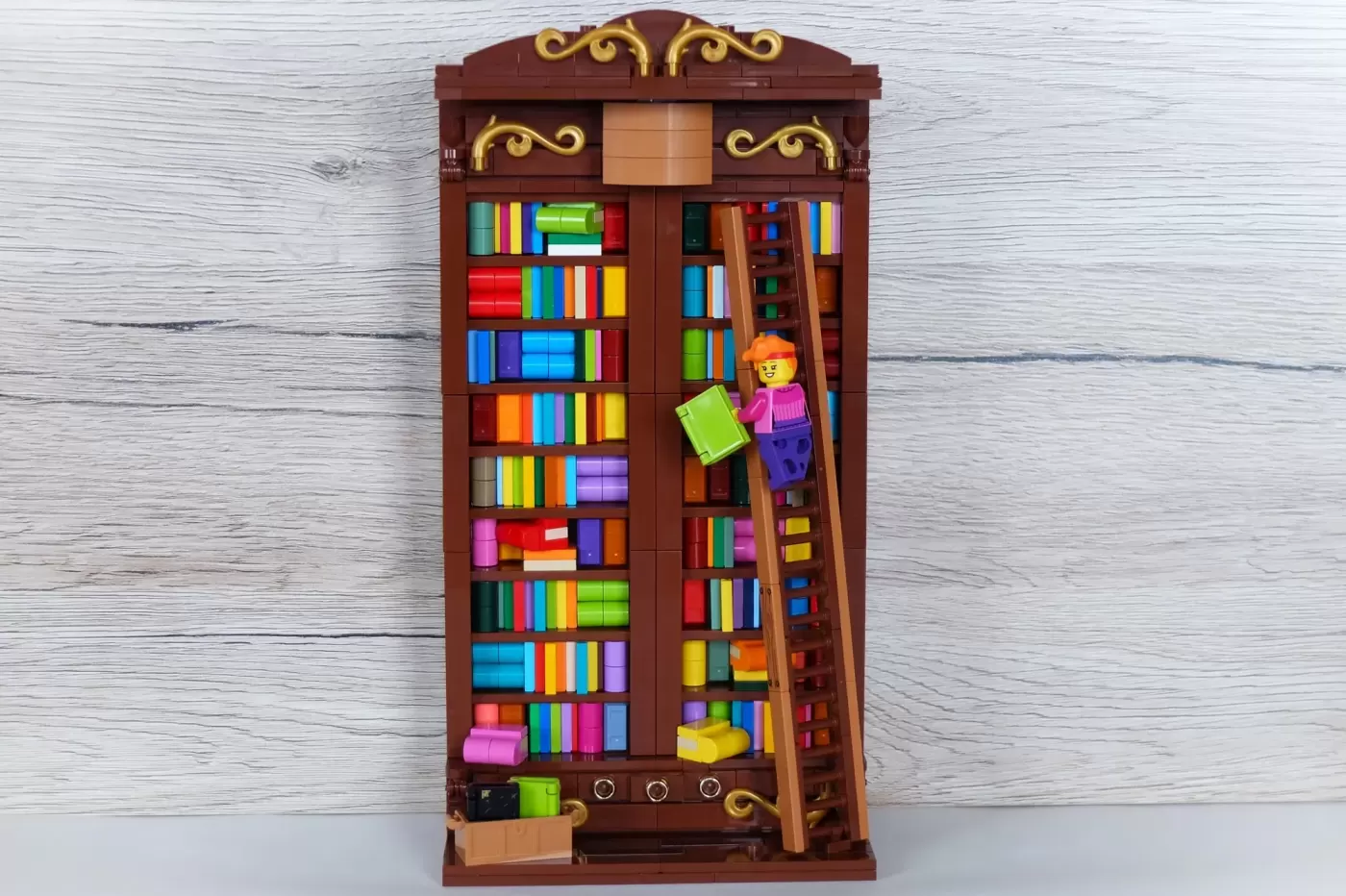 Cozy LEGO® Ideas Lighted Little Library Hits 10,000 Supporters (10000) ,  brick.news