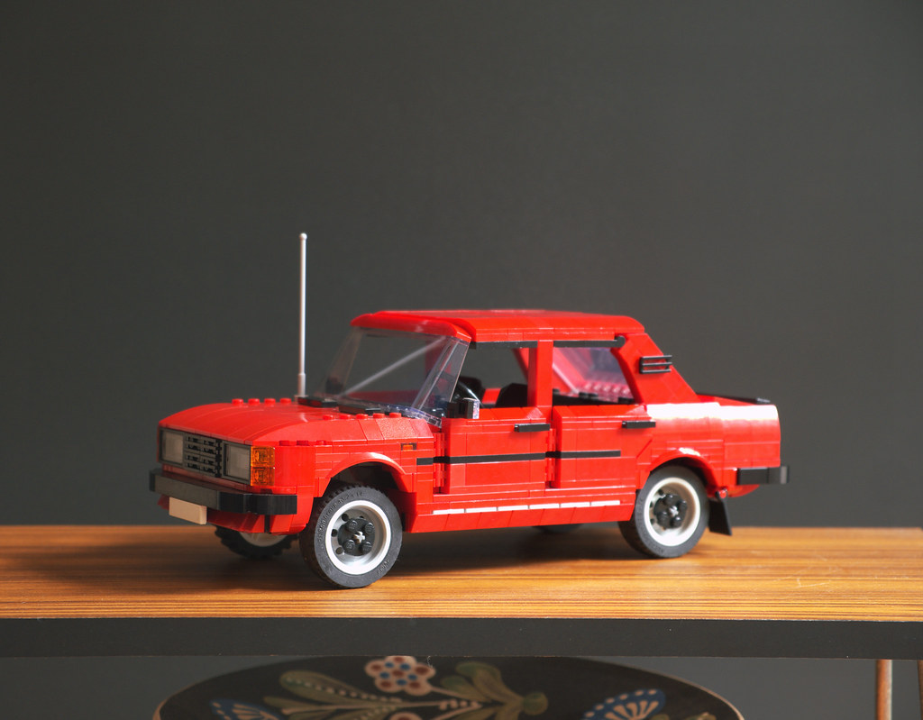 Skoda 120 em LEGO® - o clássico checo que raramente ganha peças