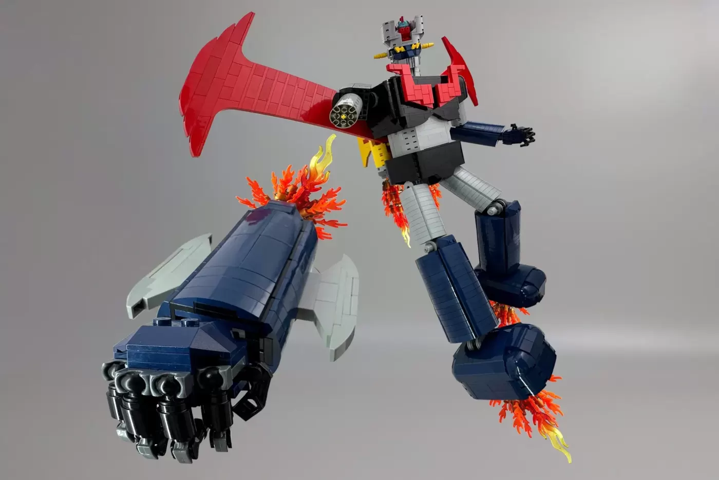 Mazinger Z LEGO® Ideas Project Brings 3,210-Piece Mecha Giant to Life (3210) — close-up